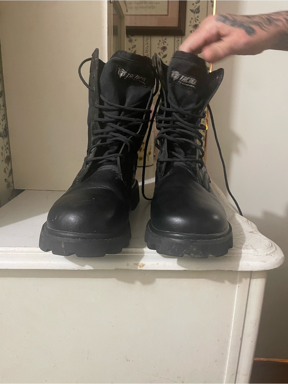 Men's Black Tactical Work Boots - Rugged Lace-Up Support